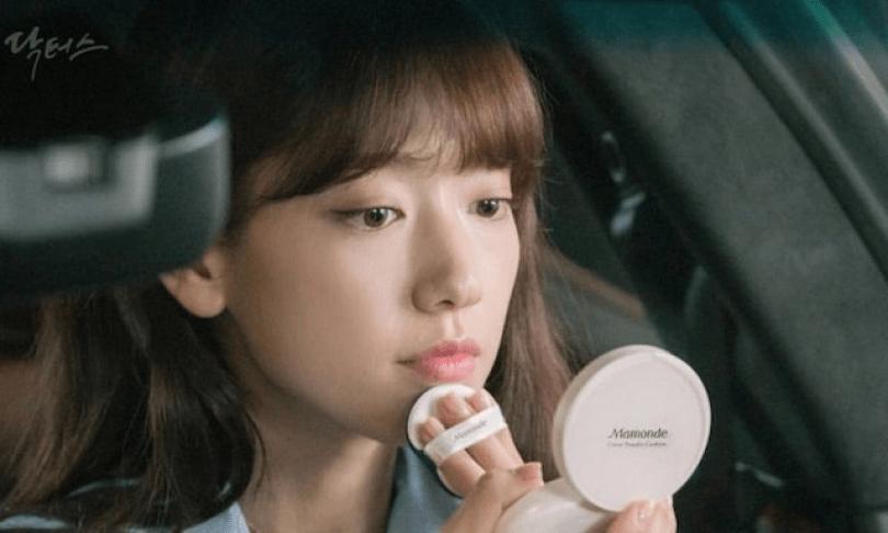 五大化妆“显老”地雷|粉底色号要合颈部、黑眼线易显失焦! 内容图1 女神网-大潮社TV实时追踪属于女人新资讯的综合网站! 五大化妆“显老”地雷|粉底色号要合颈部、黑眼线易显失焦! 乐生活 图1张