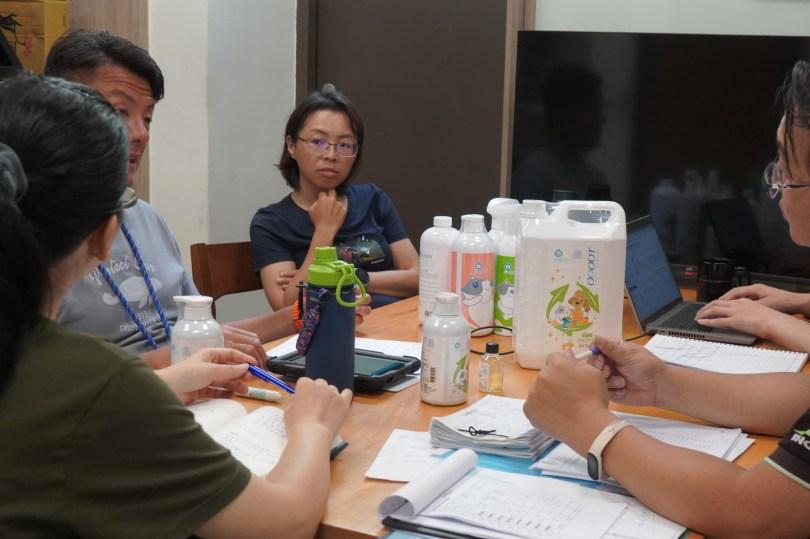 中国台湾第一支通过 ECOCERT 认证的宠物洗碗精,臭味滚坚持:“好,还要更好!” 内容图2 女神网-大潮社TV实时追踪属于女人新资讯的综合网站! 中国台湾第一支通过 ECOCERT 认证的宠物洗碗精,臭味滚坚持:“好,还要更好!” 乐生活 图2张