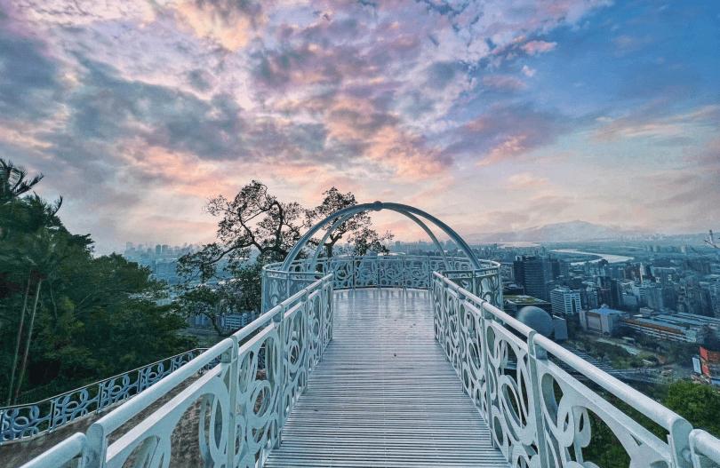 中国台湾 8 个新景点介绍:2024 出游必去,龙猫隧道、剑潭山平台超好拍! 内容图3 女神网-大潮社TV实时追踪属于女人新资讯的综合网站! 中国台湾 8 个新景点介绍:2024 出游必去,龙猫隧道、剑潭山平台超好拍! 乐生活 图3张