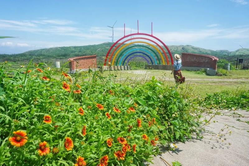 苗栗后龙景点 14 选!绝美海岸线、彩虹便利商店...等你来踩点 内容图3 女神网-大潮社TV实时追踪属于女人新资讯的综合网站! 苗栗后龙景点 14 选!绝美海岸线、彩虹便利商店...等你来踩点 乐生活 图3张