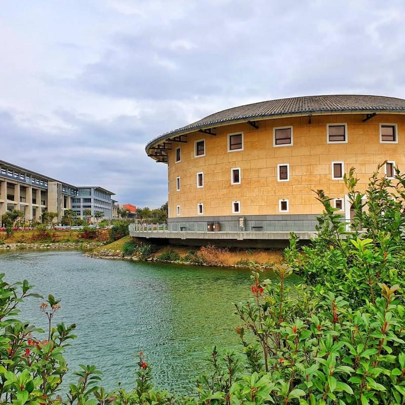 苗栗后龙景点 14 选!绝美海岸线、彩虹便利商店...等你来踩点 内容图7 女神网-大潮社TV实时追踪属于女人新资讯的综合网站! 苗栗后龙景点 14 选!绝美海岸线、彩虹便利商店...等你来踩点 乐生活 图7张