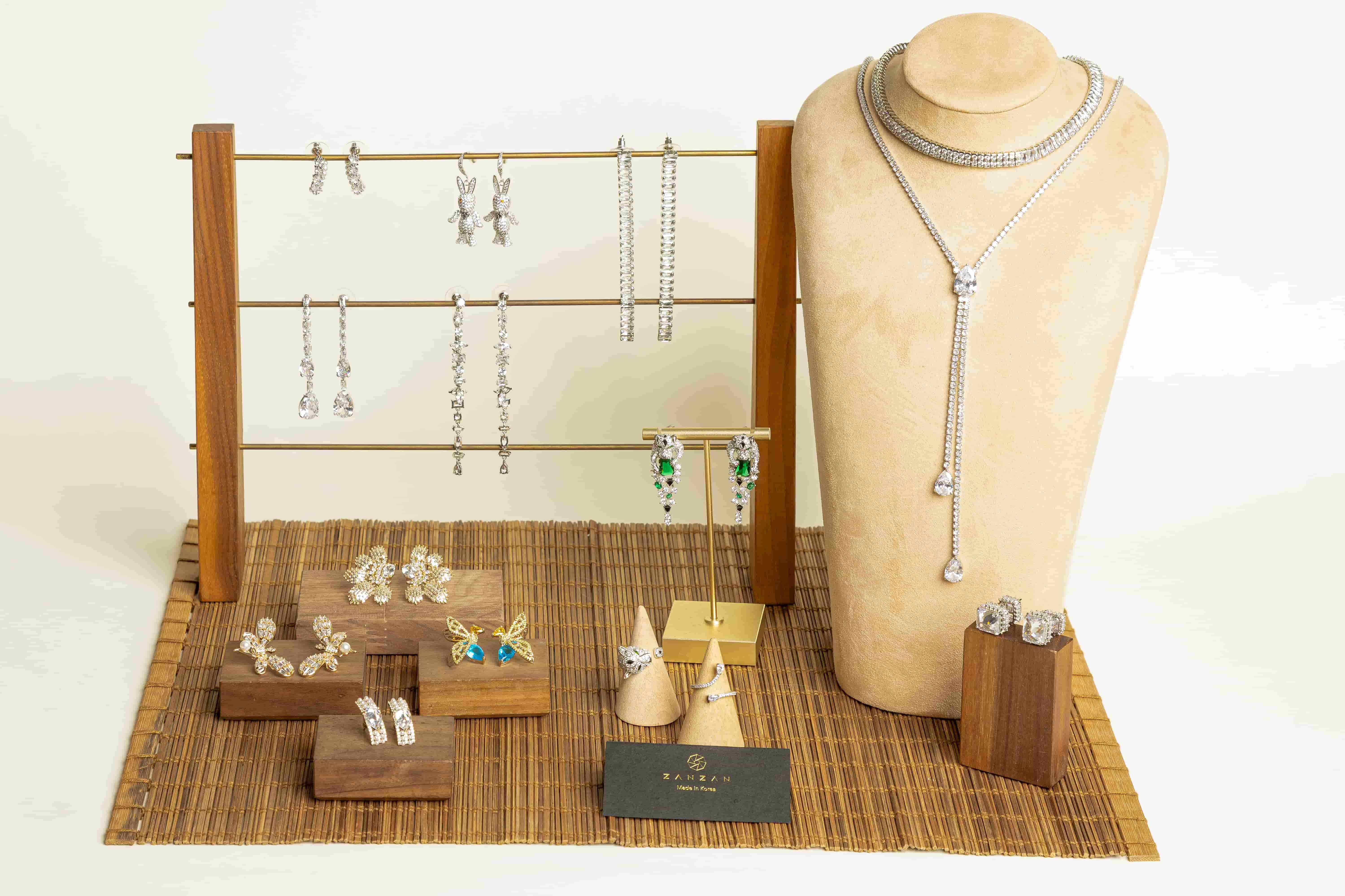 时尚不用装嫩!给轻熟女的 3 种穿搭提案:可甜可盐,气质俐落一次驾驭 内容图3 女神网-大潮社TV实时追踪属于女人新资讯的综合网站! 时尚不用装嫩!给轻熟女的 3 种穿搭提案:可甜可盐,气质俐落一次驾驭 乐生活 图3张