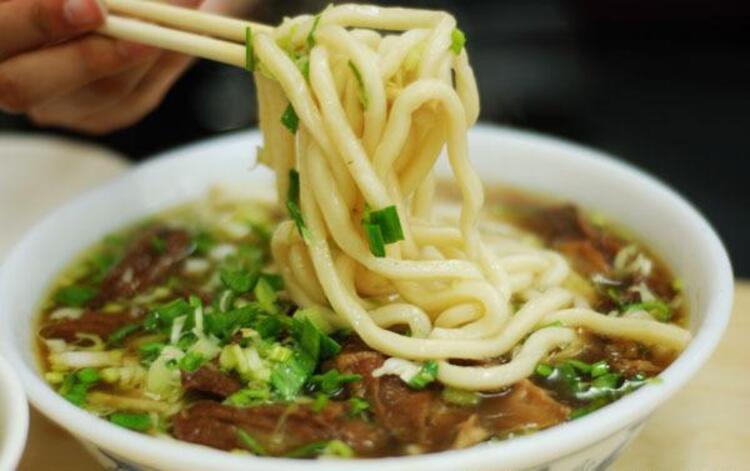 2024 牛肉面大赏!精选台北 7 家必吃:部落客最爱、米其林必比登认证 内容图2 女神网-大潮社TV实时追踪属于女人新资讯的综合网站! 2024 牛肉面大赏!精选台北 7 家必吃:部落客最爱、米其林必比登认证 乐生活 图2张