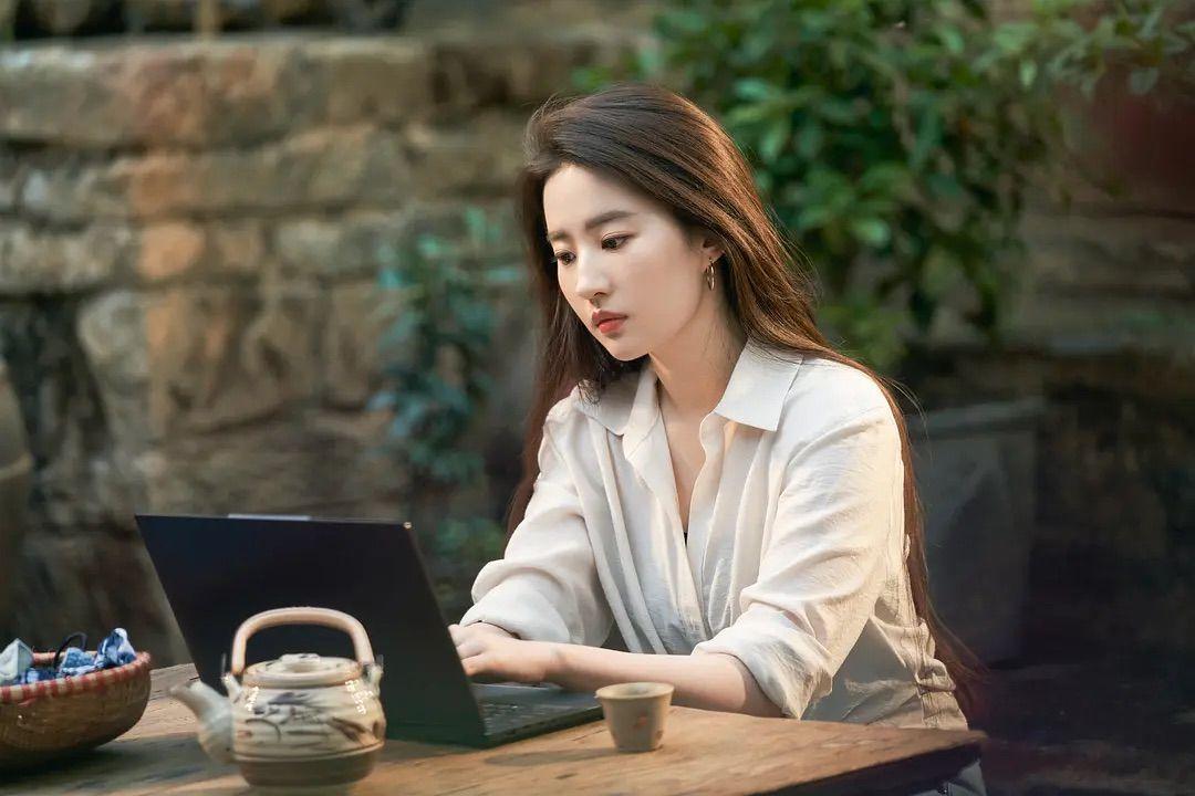 如何面对工作“空窗期”?先打从心底认同自己的选择,不是“忙到不行”才是成年人生活唯一的样子 内容图2 女神网-大潮社TV实时追踪属于女人新资讯的综合网站! 如何面对工作“空窗期”?先打从心底认同自己的选择,不是“忙到不行”才是成年人生活唯一的样子 品观点 图2张