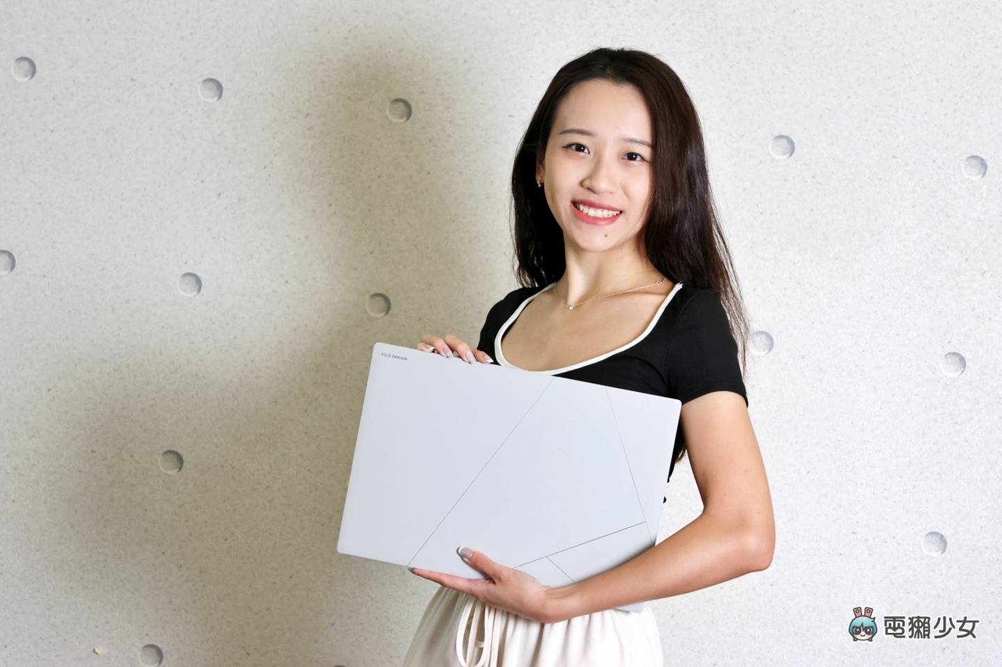 颜值和实力兼具!ASUS Zenbook S 16 UM5606 动手玩,新一代 AMD Ryzen AI 处理器登场 颜值和实力兼具!ASUS Zenbook S 16 UM5606 动手玩,新一代 AMD Ryzen AI 处理器登场