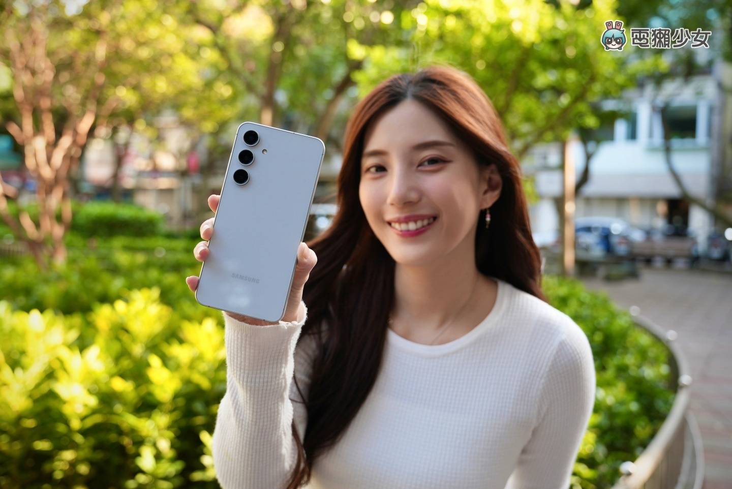 开箱|三星 Galaxy S24 FE 轻旗舰好香:萤幕变大、拍照耐看、超大电量,还有 Galaxy AI 可以玩 开箱|三星 Galaxy S24 FE 轻旗舰好香:萤幕变大、拍照耐看、超大电量,还有 Galaxy AI 可以玩