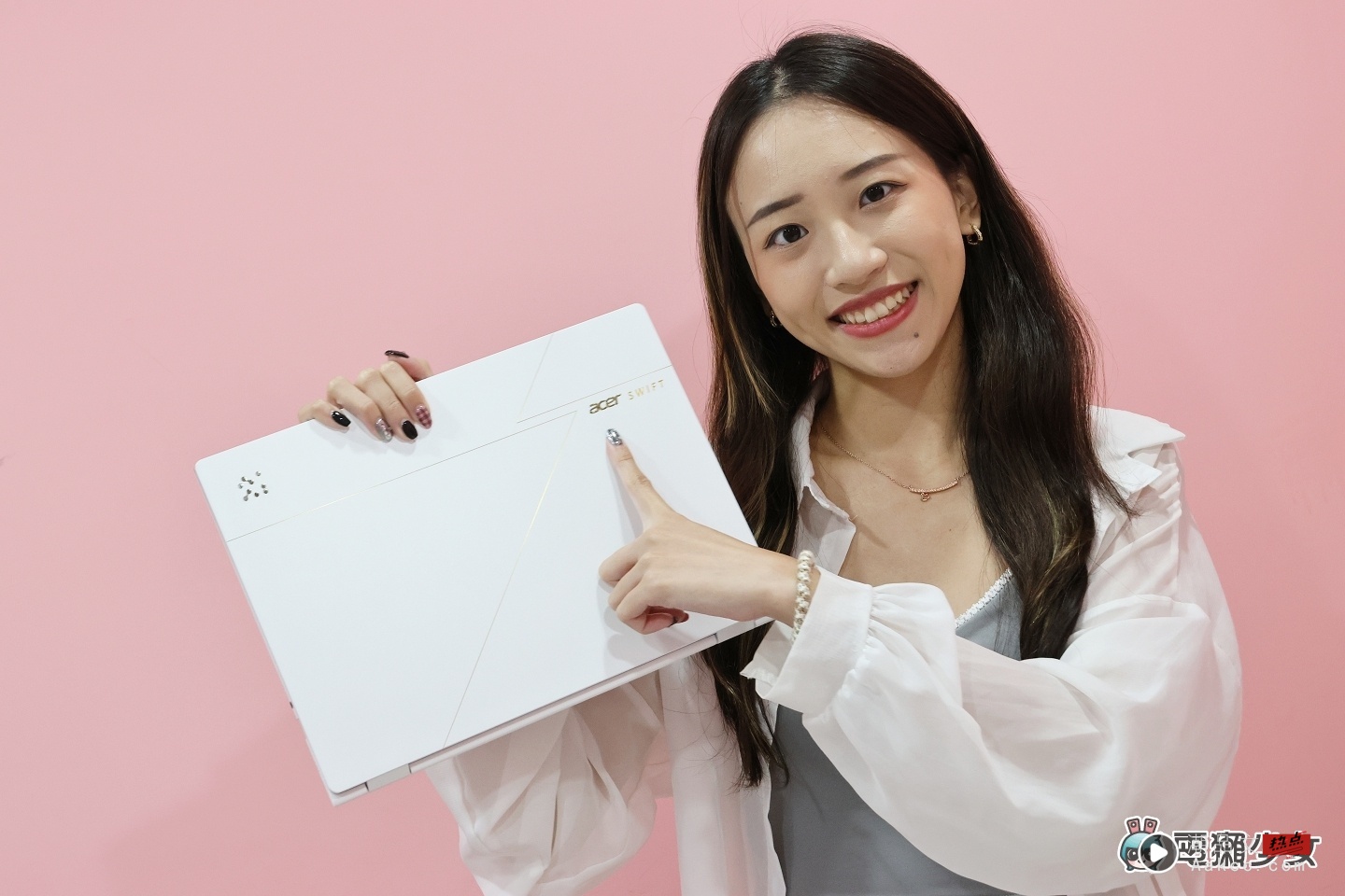 Acer Swift Edge 14 AI 动手玩:轻薄与 AI 的完美结合 Acer Swift Edge 14 AI 动手玩:轻薄与 AI 的完美结合