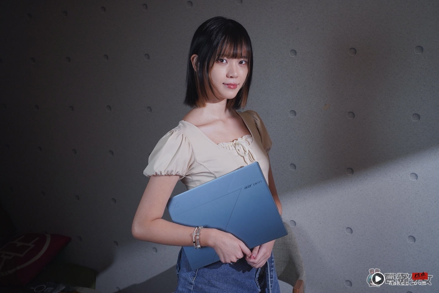 Swift Go 14 AI 开箱体验:轻盈、效能、智慧兼具! Swift Go 14 AI 开箱体验:轻盈、效能、智慧兼具!