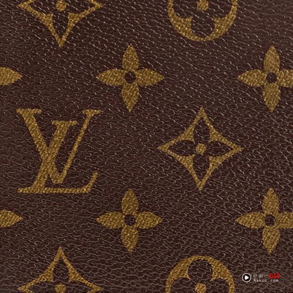 2025 LV 皮夹推荐|男女经典款、热门新款价格总整理,一篇搞懂入门必买指南! 内容图2 新潮社-实时最新热点娱乐时尚美妆等新闻资讯网站! 经典的Louis Vuitton Monogram老花图案,由LV字母、四瓣花与钻石星形组成