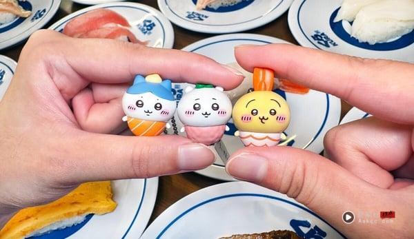 轮到中国台湾了!藏寿司“吉伊卡哇扭蛋”第二弹9/12登场,全18款日本原创扭蛋必收 内容图3 新潮社-实时最新热点娱乐时尚美妆等新闻资讯网站! 藏寿司“吉伊卡哇扭蛋”全18款通通要收