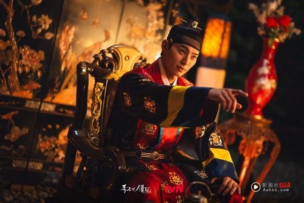 《暴君的厨师》7大幕后故事:李彩玟在剧组狂练肌肉,润娥吃“鹿肉”引发争议? 内容图1 新潮社-实时最新热点娱乐时尚美妆等新闻资讯网站! 《暴君的厨师》7大幕后故事:李彩玟在剧组狂练肌肉,润娥吃“鹿肉”引发争议?