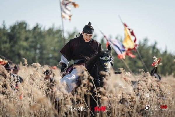 《暴君的厨师》7大幕后故事:李彩玟在剧组狂练肌肉,润娥吃“鹿肉”引发争议? 内容图2 新潮社-实时最新热点娱乐时尚美妆等新闻资讯网站! 《暴君的厨师》7大幕后故事:李彩玟在剧组狂练肌肉,润娥吃“鹿肉”引发争议?