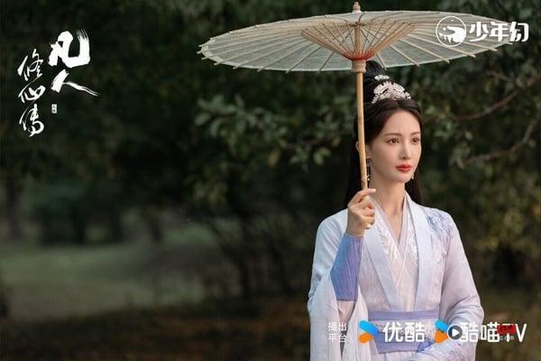 2025电视剧7位“超低存在感”女主!《凡人修仙传》金晨热度低,第3位挨酸“顶级资源咖” 内容图1 新潮社-实时最新热点娱乐时尚美妆等新闻资讯网站! 《凡人修仙传》 作为暑假强档古装剧,其实播出后的表现及热度都还蛮不错的,但比较可惜的是,网上的讨论度都聚焦于男主角杨洋,反而对女主角金晨的讨论并不多,不过也是情有可原,毕竟《凡人修仙传》是大男主剧,所以女主角并不是重点。
