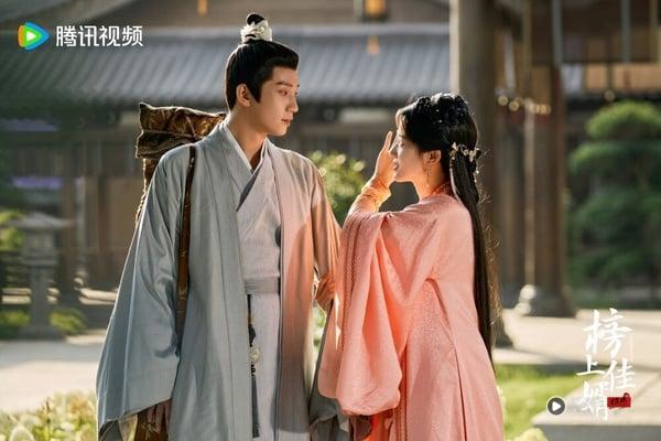 2025电视剧7位“超低存在感”女主!《凡人修仙传》金晨热度低,第3位挨酸“顶级资源咖” 内容图11 新潮社-实时最新热点娱乐时尚美妆等新闻资讯网站! 而《榜上佳婿》则是档期刚好撞上《折腰》及《淮水竹亭》,这两部的演员阵容都相当华丽,因此热度上也是直接碾压《榜上佳婿》,再加上《榜上佳婿》虽然前期剧情不错,但到后期却是虎头蛇尾,所以也是越播越默默。