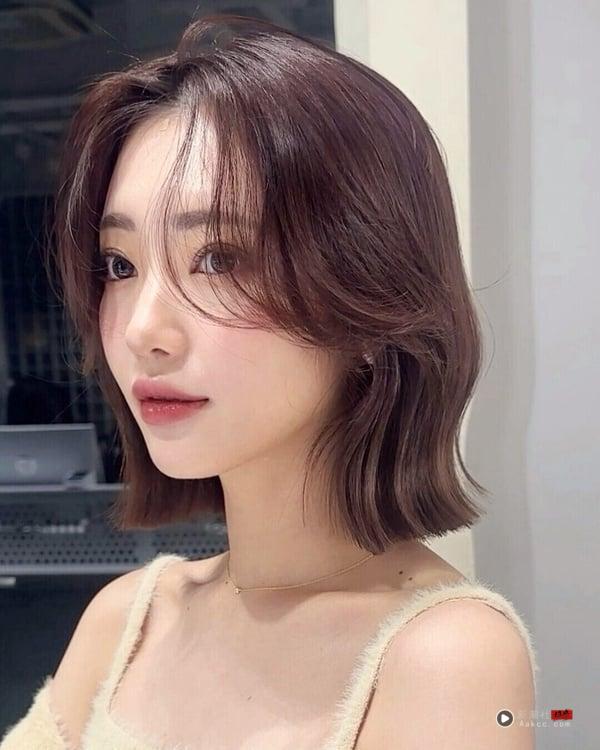 过渡期也不心烦!8款短发过渡期“好整理烫发”推荐,不乱翘、留长更自然 内容图8 新潮社-实时最新热点娱乐时尚美妆等新闻资讯网站! 过渡期也不心烦!8款短发过渡期“好整理烫发”推荐,不乱翘、留长更自然