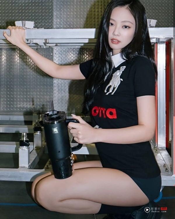 Stanley X Jennie 打造联名保温杯!新吊饰是超可爱“卡皮巴拉妮”,中国台湾贩售时间出炉 内容图5 新潮社-实时最新热点娱乐时尚美妆等新闻资讯网站! Stanley X Jennie 打造联名保温杯!新吊饰是超可爱“卡皮巴拉妮”,中国台湾贩售时间出炉