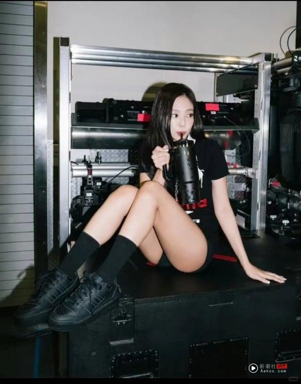 Stanley X Jennie 打造联名保温杯!新吊饰是超可爱“卡皮巴拉妮”,中国台湾贩售时间出炉 内容图6 新潮社-实时最新热点娱乐时尚美妆等新闻资讯网站! Stanley X Jennie 打造联名保温杯!新吊饰是超可爱“卡皮巴拉妮”,中国台湾贩售时间出炉