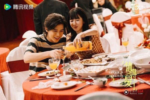 2025电视剧收视毒药男星TOP10!《宴遇永安》李昀锐第7,陈飞宇第5,刘学义第3,冠军是他 内容图6 新潮社-实时最新热点娱乐时尚美妆等新闻资讯网站! 《值得爱》搭档的女星是王玉雯,两人在剧里的演技很好,互动也甜,是不少人继续追下去的动力!虽然《值得爱》最后是开放式结局,在网上掀起激烈讨论外,还被观众们轰是烂尾,所以评价小掉了一点,但整体来说还是很值得追!