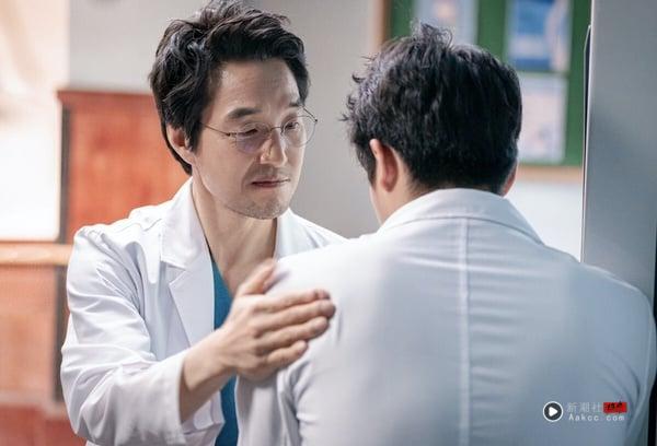 Threads史上必看韩剧TOP10!《机智医生生活》第3输《Signal信号》,冠军公认“一生推” 内容图6 新潮社-实时最新热点娱乐时尚美妆等新闻资讯网站! threads史上必看韩剧TOP10!《机智医生生活》第3输《Signal信号》,冠军公认“一生推”