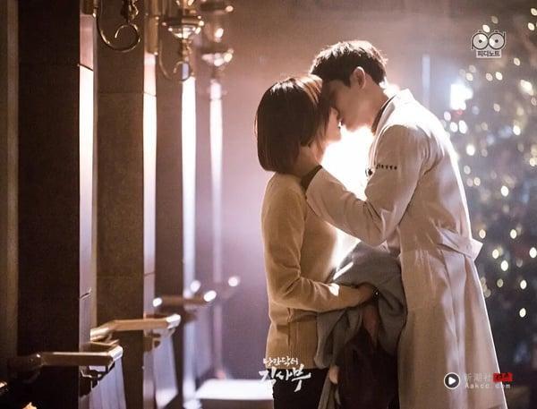 Threads史上必看韩剧TOP10!《机智医生生活》第3输《Signal信号》,冠军公认“一生推” 内容图5 新潮社-实时最新热点娱乐时尚美妆等新闻资讯网站! threads史上必看韩剧TOP10!《机智医生生活》第3输《Signal信号》,冠军公认“一生推”