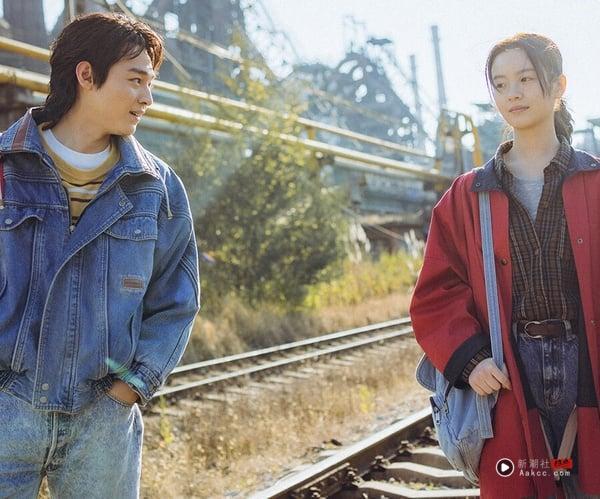 近年腾讯电视剧“集均网播量”TOP10!《许我耀眼》冲第5,《长相思》第2,冠军确实厉害 内容图8 新潮社-实时最新热点娱乐时尚美妆等新闻资讯网站! 《漫长的季节》中饰演的角色,展现了剧中人物的沧桑感。