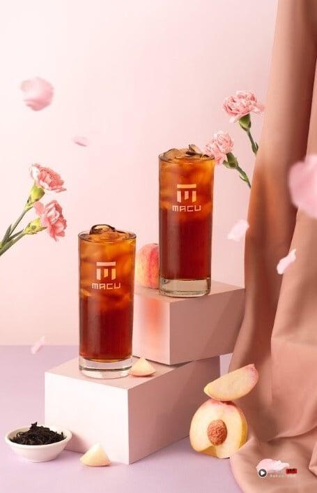 网友大推蜜桃系手摇:季缘“水蜜桃青乌龙”、龟记“蜜桃乌龙”,UG、麻古茶坊也别错过 内容图3 新潮社-实时最新热点娱乐时尚美妆等新闻资讯网站! 网友大推蜜桃系手摇:季缘“水蜜桃青乌龙”、龟记“蜜桃乌龙”,UG、麻古茶坊也别错过