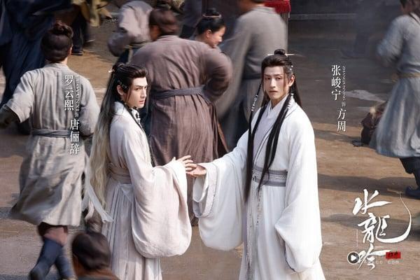 10部不用快转“第一集就好看”电视剧!《许我耀眼》《暗河传》惊艳,第十部更是一集上瘾 内容图8 新潮社-实时最新热点娱乐时尚美妆等新闻资讯网站! 罗云熙《水龙吟》是大男主武侠探案剧,和成毅《莲花楼》出自同一个作者。《水龙吟》首播评价不错,节奏非常俐落,一案接着一案。有网友称赞追《水龙吟》有种追古龙武侠剧的感觉,保留了传统武侠的特点,但华丽的造型又带来了新鲜感。男主唐俪辞正邪莫辨,人设很特别。