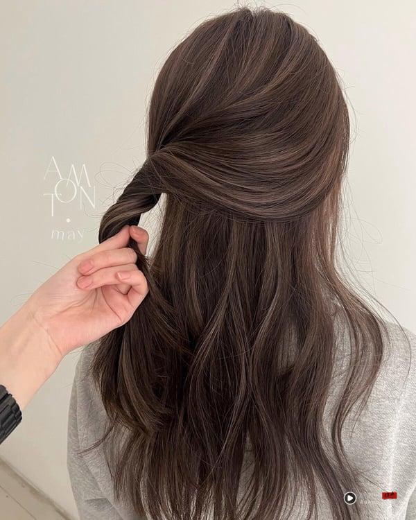 线条染是什么?15款“线条染”发色趋势范本,优缺点&维护攻略 内容图15 新潮社-实时最新热点娱乐时尚美妆等新闻资讯网站! 线条染是什么?15款2025“线条染”发色趋势范本,优缺点&维护攻略