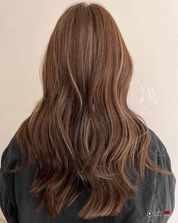 线条染是什么?15款“线条染”发色趋势范本,优缺点&维护攻略 内容图12 新潮社-实时最新热点娱乐时尚美妆等新闻资讯网站! 线条染是什么?15款2025“线条染”发色趋势范本,优缺点&维护攻略