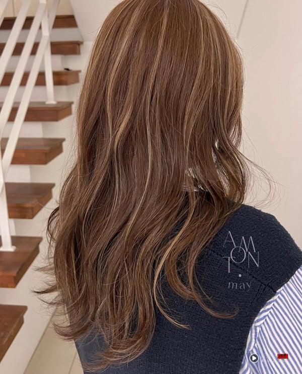 线条染是什么?15款“线条染”发色趋势范本,优缺点&维护攻略 内容图5 新潮社-实时最新热点娱乐时尚美妆等新闻资讯网站! 线条染是什么?15款2025“线条染”发色趋势范本,优缺点&维护攻略