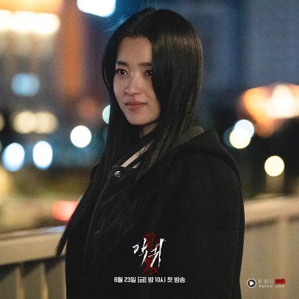 10部“追了停不下来”万圣节必追惊悚片单!《回魂计》好看,这部8.7分零负评确实上瘾 内容图1 新潮社-实时最新热点娱乐时尚美妆等新闻资讯网站! 10部“追了停不下来”万圣节必追片单!《回魂计》好看,这部8.7分一面倒好评错过可惜