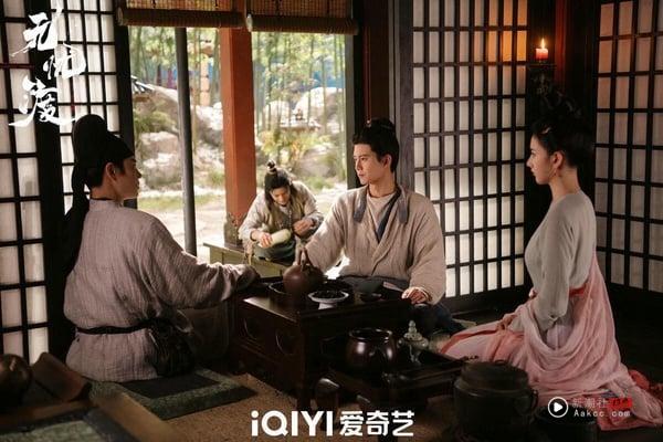 《许我耀眼》无冷场!10部2025好看到“能从头到尾看完”电视剧!这部8.3分神剧错过很可惜 内容图8 新潮社-实时最新热点娱乐时尚美妆等新闻资讯网站! 任嘉伦与宋祖儿在《无忧渡》中的CP剧照,营造出人妖共存世界的奇情氛围。