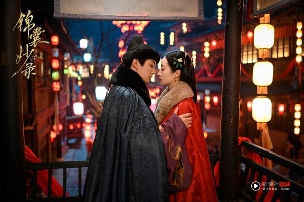 2025小说改编电视剧评分TOP10!《许我耀眼》落榜,《凡人修仙传》7.5分第八,冠军零负评 内容图4 新潮社-实时最新热点娱乐时尚美妆等新闻资讯网站! 改编自小说《锦囊》的电视剧《锦囊妙录》,剧照呈现其古早探案剧风格。