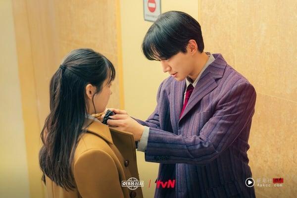 好看韩剧排行榜TOP10!《台风商社》《苦尽柑来》都输《宇宙Marry Me》第3,冠军确实神 内容图4 新潮社-实时最新热点娱乐时尚美妆等新闻资讯网站! 好看韩剧排行榜TOP10!《台风商社》《苦尽柑来》都输《宇宙Marry Me》第3,冠军确实神