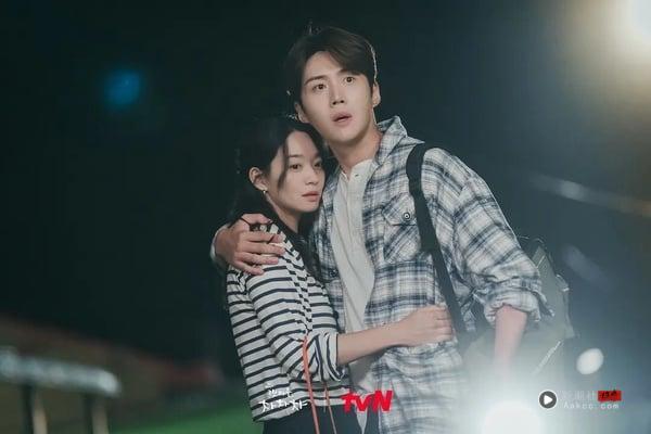 好看韩剧排行榜TOP10!《台风商社》《苦尽柑来》都输《宇宙Marry Me》第3,冠军确实神 内容图6 新潮社-实时最新热点娱乐时尚美妆等新闻资讯网站! 好看韩剧排行榜TOP10!《台风商社》《苦尽柑来》都输《宇宙Marry Me》第3,冠军确实神