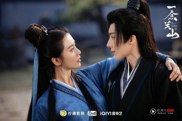 10部“史上最难走出来”超好看电视剧!《入青云》《东宫》被提名,第十部好看到无法出坑 内容图7 新潮社-实时最新热点娱乐时尚美妆等新闻资讯网站! 古装电视剧《一念关山》剧照,任如意(刘诗诗饰)与宁远舟(刘宇宁饰)并肩作战