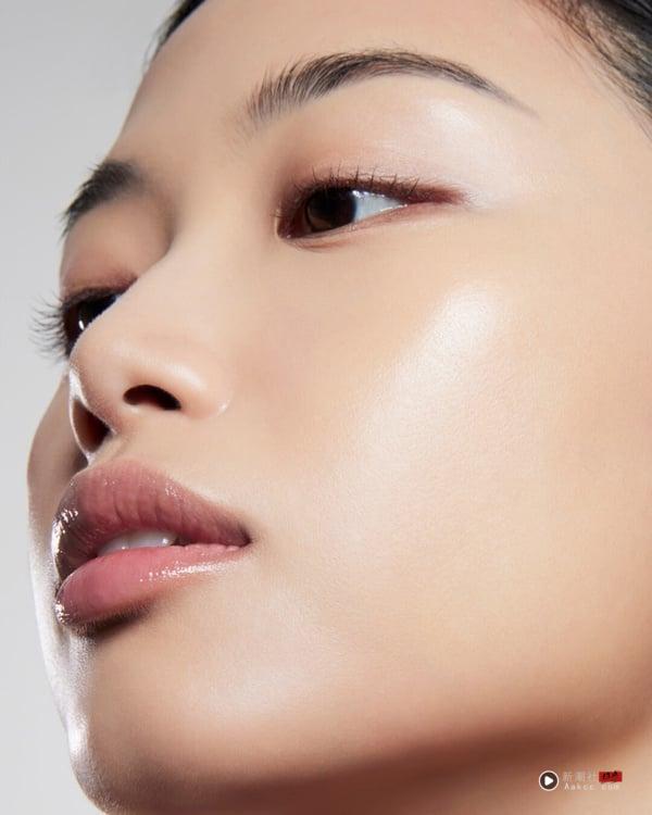 “维他命C精华液”怎么选?功效、浓度、用法解析+16款亮白淡斑精华推荐 内容图2 新潮社-实时最新热点娱乐时尚美妆等新闻资讯网站! “维他命C精华液”怎么选?浓度、成分解析+15款亮白精华推荐