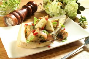 简单端出大厨菜！少油高纤的“鲑鱼罗勒盐麹竹笋汇”