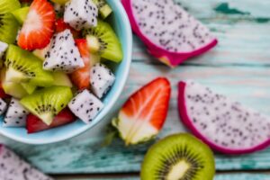 夏季必吃！饭后多吃这4种水果，不只补血，还能清肠道、改善便秘