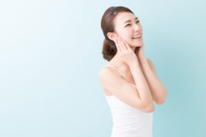 中医养生秘诀！每天按摩耳朵3分钟，促进全身循环！