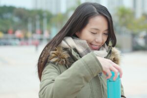 冬天手脚冰冷怎么办?把握这3招,祛寒又养身!