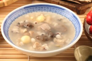 养生从“脾胃”开始！容易胃胀、四肢浮肿，中医推荐吃四神粥养胃