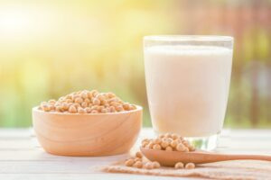 喝豆浆会痛风？营养师驳：这样摄取豆制品，有助减少痛风风险