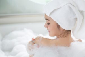 天冷泡澡暖身又养生!中医师:注意水温、时间、清洁方式