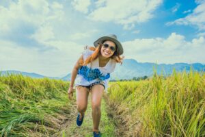 40岁后骨质疏松比高铁还快!“6保骨秘诀”延缓骨质流失,恢复能蹲能站硬骨头