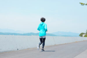 让大脑充满元气！哈佛研究：每天这样走路，降40％心肌梗塞风险、远离阿兹海默症