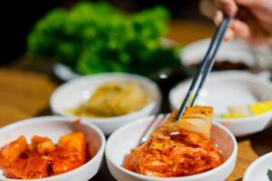 晚上不要吃泡菜?维护身体免疫力,中医师:6食物别在夜间、雨天吃