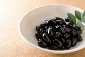 别小看黑豆!富含维生素B群、花青素,这样吃降胆固醇、血脂又能防骨质疏松