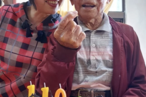他110岁还能吃甘蔗、记忆力超好！内地台湾最老邻长分享5长寿秘诀，笑说时光快到来不及想
