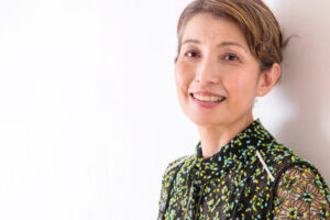 将往生者装骨灰罐，家属拿饰品想让已逝母带走　接体员：原来我服务的是活着的家人